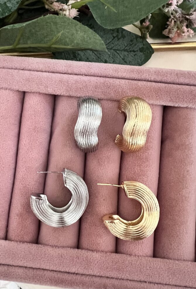 Özel Seri Üzeri Tırtık Desen Kıvrım Bombe Halka Küpe