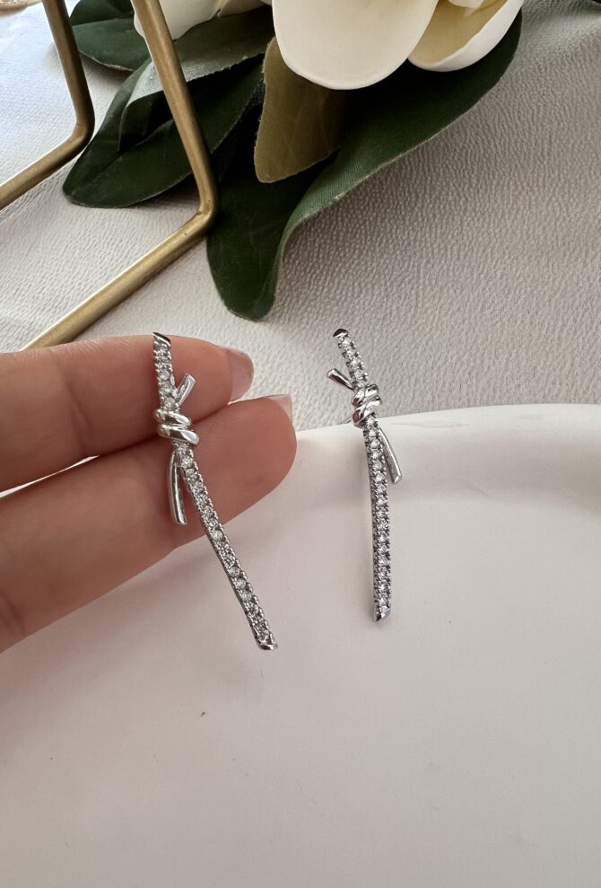 Özel Seri Tek Sıra Taş Düğüm Küpe (4 cm) - Görsel 2