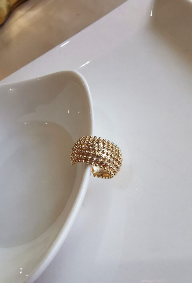 Kirpi Model Gold Plaka Kıkırdak Küpe