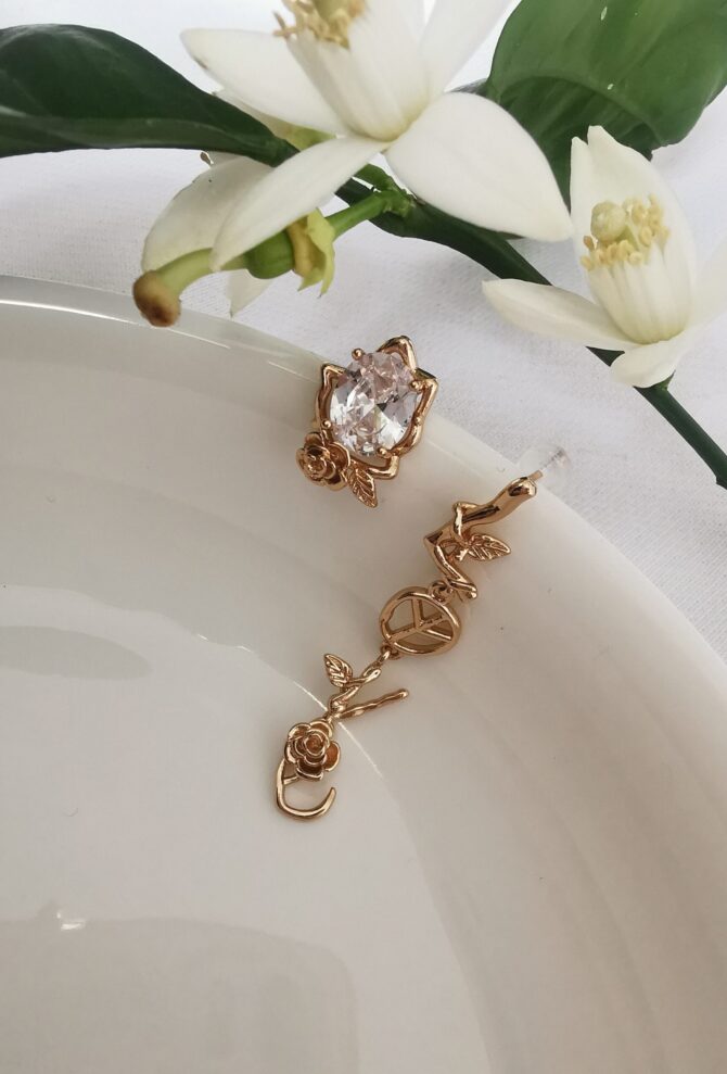 Rosa Love Asimetrik Özel Seri Küpe