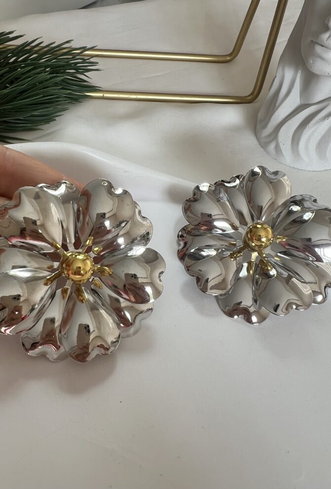 Ortası Gold Büyük Gümüş Plaka Çiçek Küpe